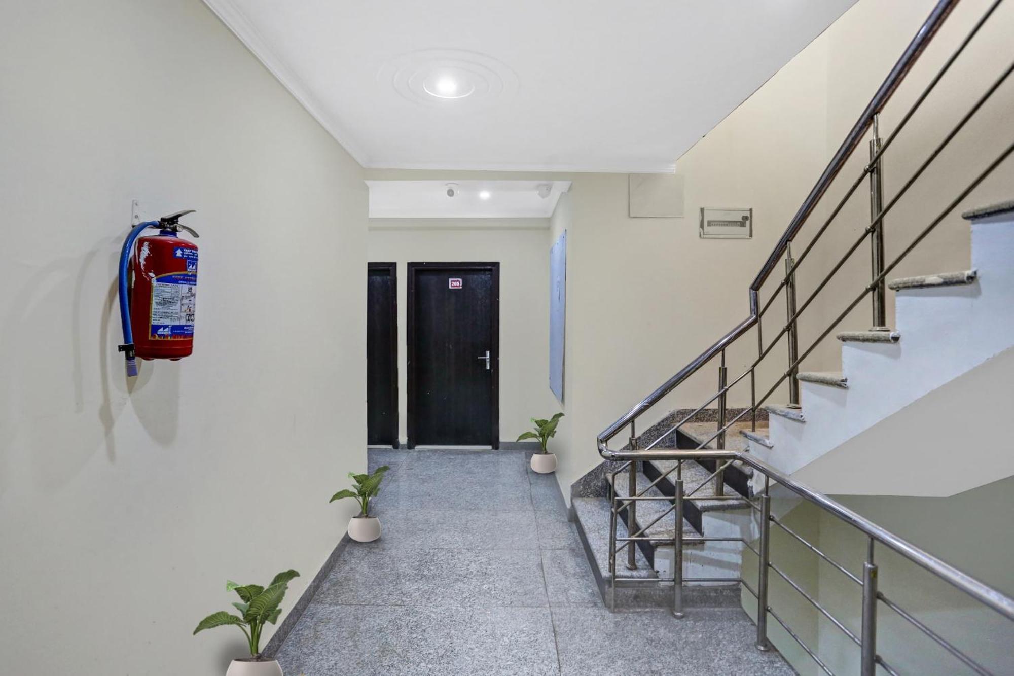 ניו דלהי Hotel O Hotel Blue Orchid מראה חיצוני תמונה